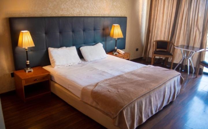 Charles Hotel Beirut Exterior photo