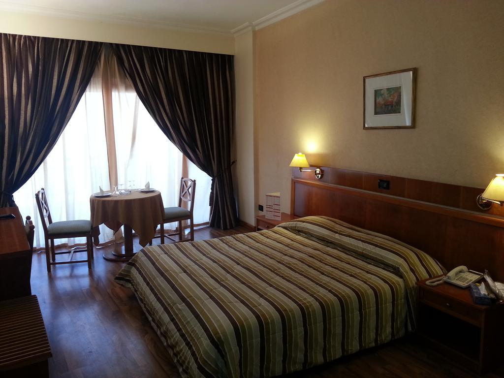 Charles Hotel Beirut Exterior photo