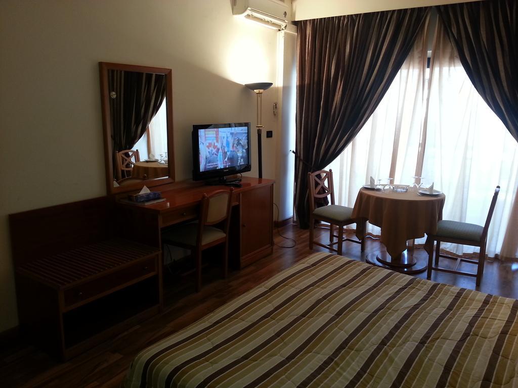 Charles Hotel Beirut Exterior photo